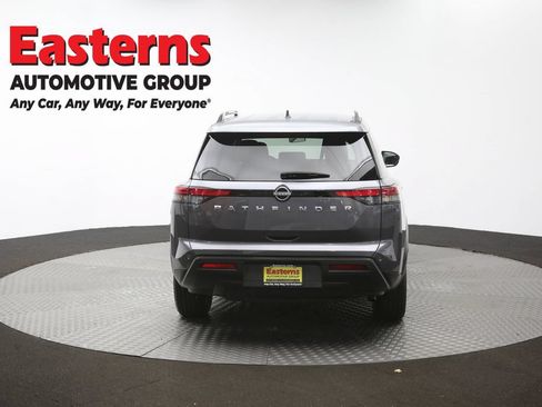 Used 2025 Nissan Pathfinder SV FWD image 37