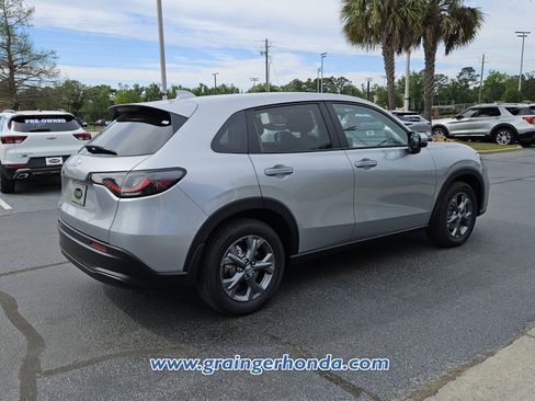 New 2026 Honda HR-V LX image 5