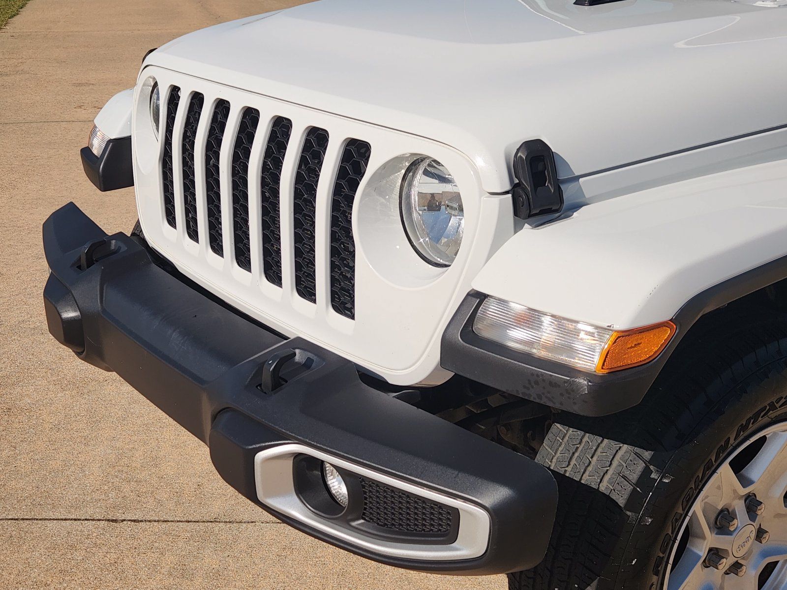 Used 2022 Jeep Gladiator Sport AWD/4WD image 10