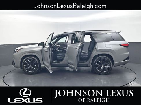 New 2026 Lexus TX 500h AWD image 36