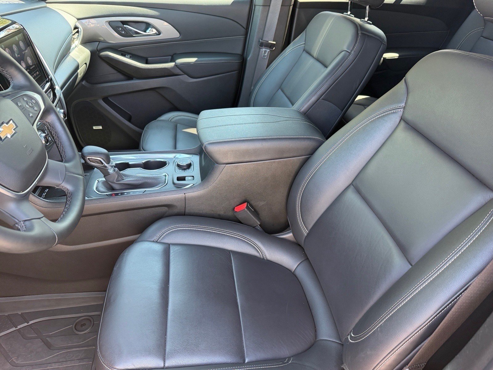 Used 2023 Chevrolet Traverse LT w/ LT Premium Package AWD/4WD image 10