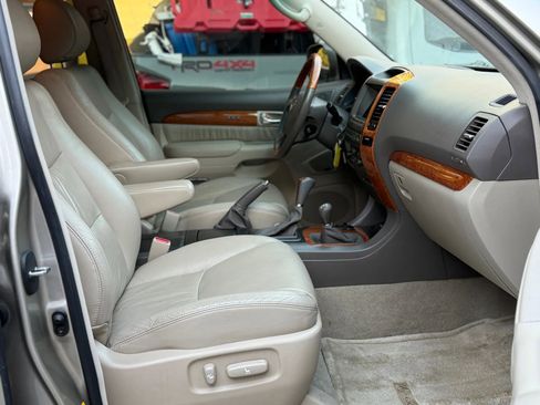 Used 2004 Lexus GX 470 image 14