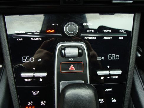 Used 2021 Porsche Cayenne AWD/4WD image 27