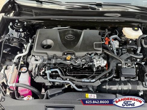 Used 2025 Toyota Camry LE w/ Convenience Package image 9