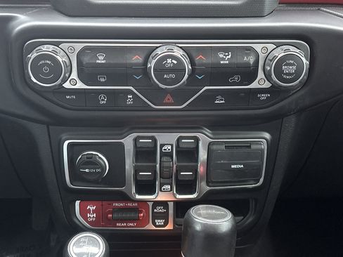 Used 2021 Jeep Gladiator Rubicon w/ Trailer Tow Package image 19