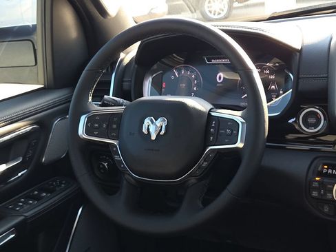 Used 2025 RAM 1500 Laramie AWD/4WD image 15