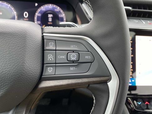 New 2026 Jeep Grand Cherokee Altitude image 16