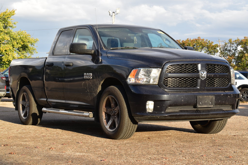 Used 2018 RAM 1500 Express w/ Express Value Package AWD/4WD image 3