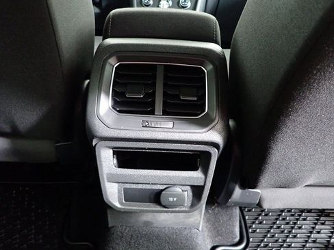 Used 2018 Volkswagen Tiguan S image 38