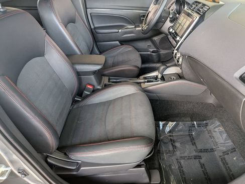 Used 2025 Mitsubishi Outlander Sport SE AWD/4WD image 30