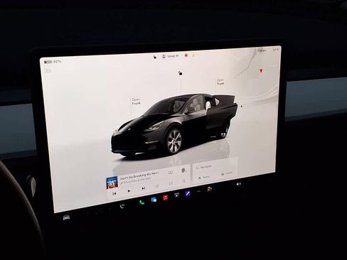 Used 2024 Tesla Model Y Long Range image 20