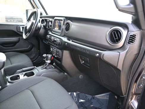 Used 2022 Jeep Wrangler Unlimited Sport image 34