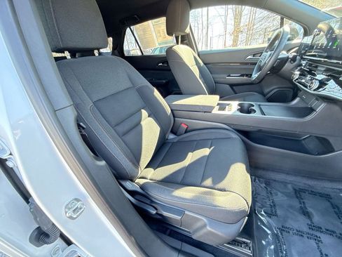 Used 2024 Honda Prologue EX image 24