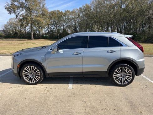 Certified 2024 Cadillac XT4 Premium Luxury image 2