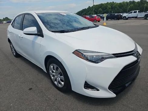 Used 2019 Toyota Corolla LE FWD image 3