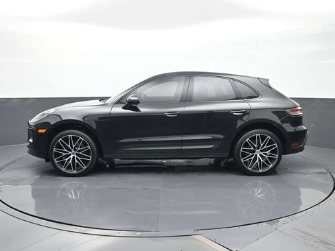 Certified 2025 Porsche Macan AWD/4WD image 2