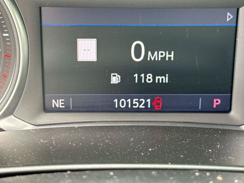 Used 2021 Chevrolet Blazer LT w/ Sound & Technology Package FWD image 8