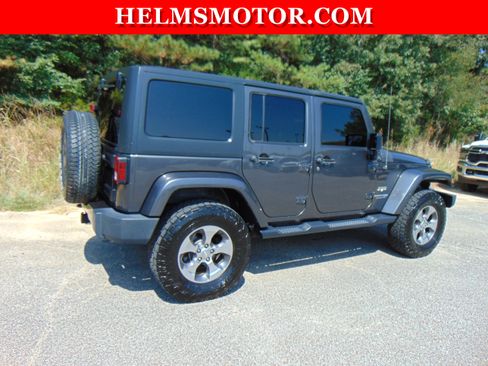 Used 2018 Jeep Wrangler Unlimited Sahara w/ Connectivity Group image 13