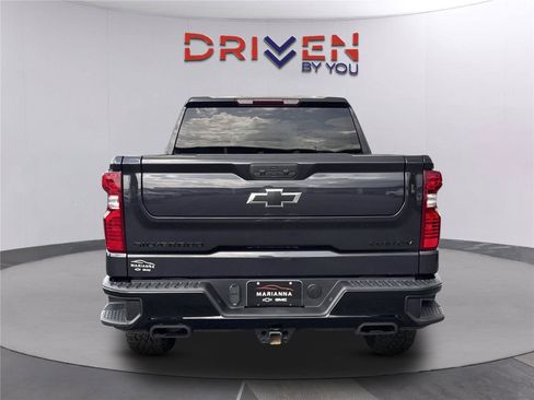 Used 2024 Chevrolet Silverado 1500 Custom Trail Boss w/ Dark Appearance Package AWD/4WD image 5
