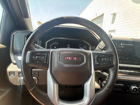 Used 2025 GMC Sierra 1500 SLT AWD/4WD image 19