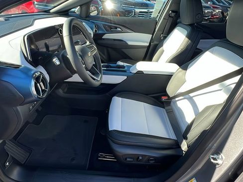 New 2026 Chevrolet Equinox EV LT image 13