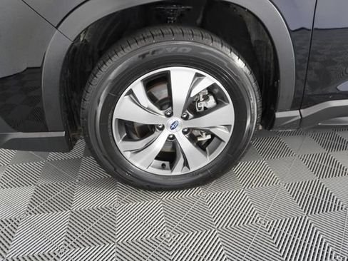 Certified 2025 Subaru Ascent Premium AWD/4WD image 16
