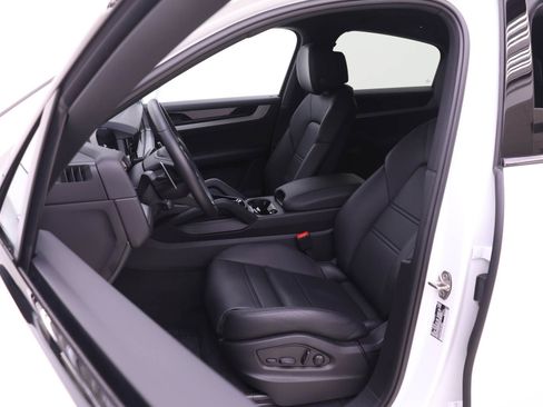 Used 2026 Porsche Cayenne Coupe AWD/4WD image 5