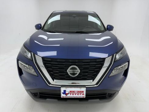 Used 2021 Nissan Rogue SV FWD image 3