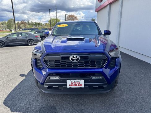 Used 2025 Toyota Tacoma TRD Sport image 3