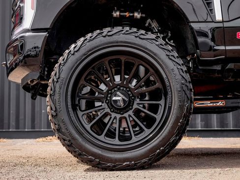 Used 2025 Ford F250 Platinum w/ Platinum Plus Package image 11