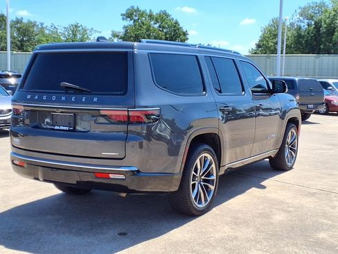Used 2022 Jeep Wagoneer Series III w/ Premium Group I AWD/4WD image 4