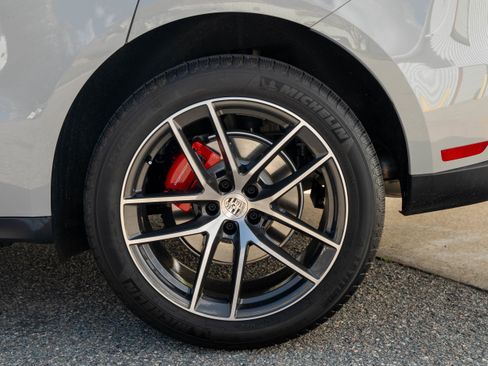 Certified 2026 Porsche Macan S image 18