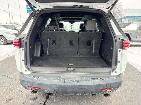 Used 2023 Chevrolet Traverse RS image 25