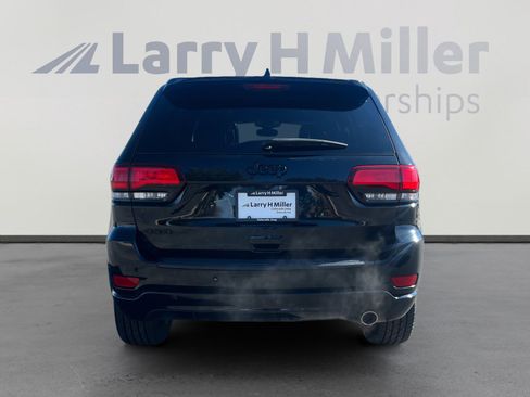 Used 2019 Jeep Grand Cherokee Altitude image 4