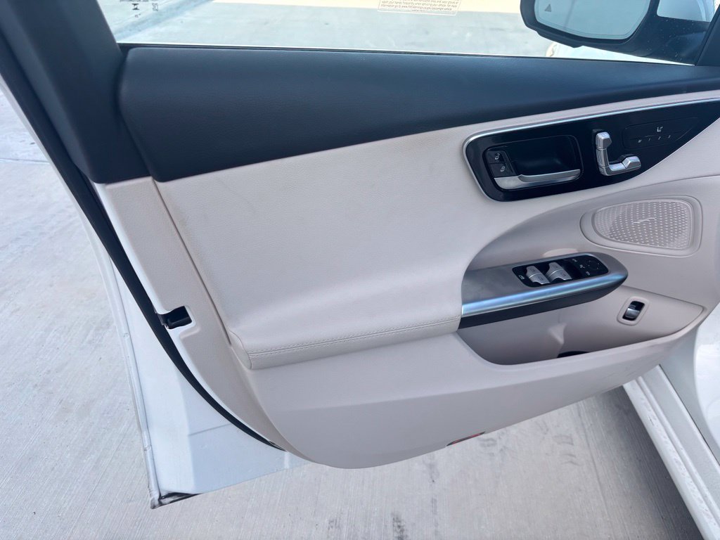 Certified 2024 Mercedes-Benz C 300 Sedan image 9