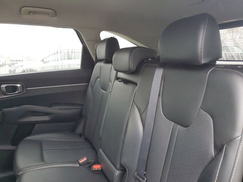 Used 2021 Kia Sorento S image 27
