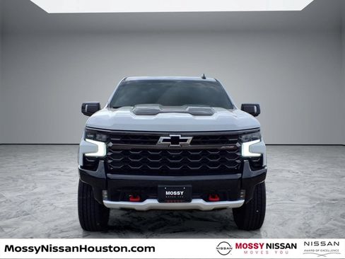 Used 2023 Chevrolet Silverado 1500 ZR2 w/ Technology Package AWD/4WD image 3