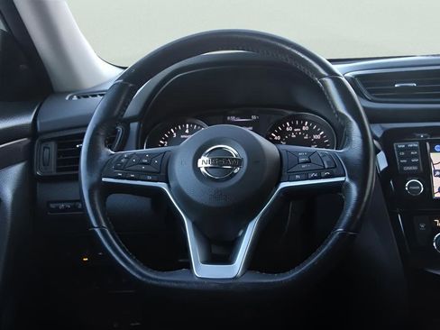 Used 2017 Nissan Rogue SV w/ SV Premium Package AWD/4WD image 14