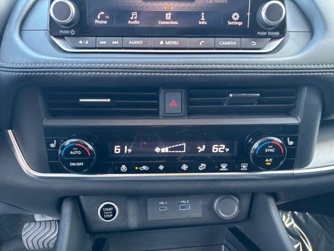 Used 2023 Nissan Rogue SV w/ SV Premium B Package image 20