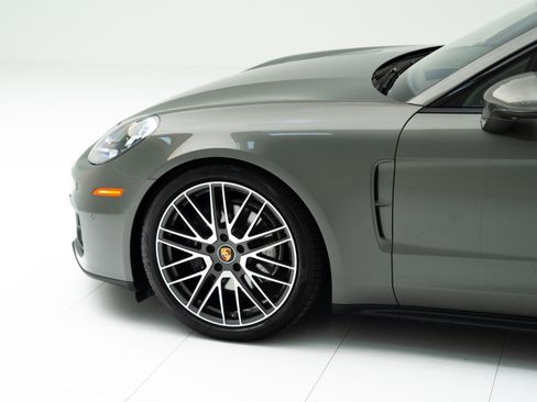 Certified 2023 Porsche Panamera 4 Platinum Edition image 11