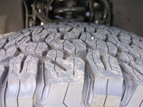 Used 2025 Ford F150 Raptor AWD/4WD image 11