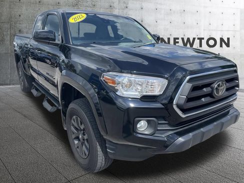 Used 2022 Toyota Tacoma SR5 w/ SR5 Appearance Package (SM) AWD/4WD image 1