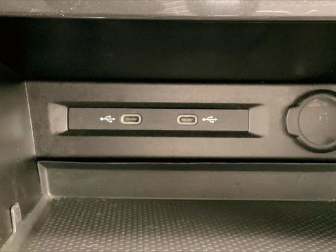 Used 2024 Volkswagen Tiguan Wolfsburg Edition image 31