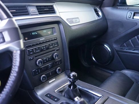Used 2013 Ford Mustang GT Premium image 27