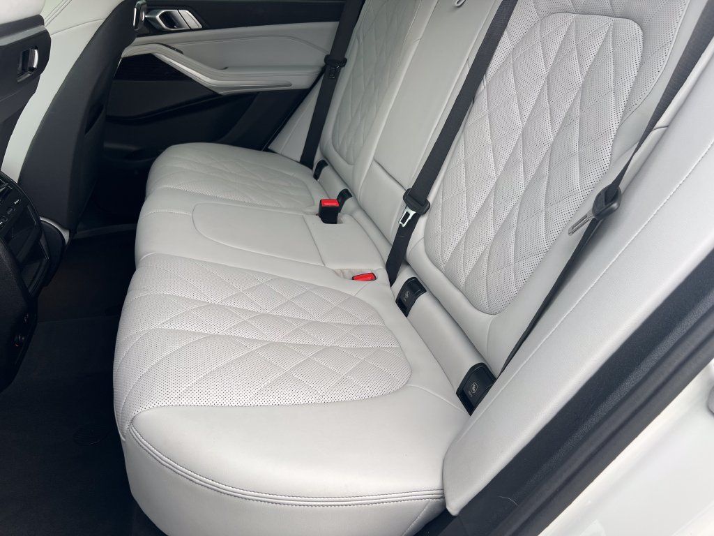Used 2025 BMW X5 xDrive40i AWD/4WD image 15