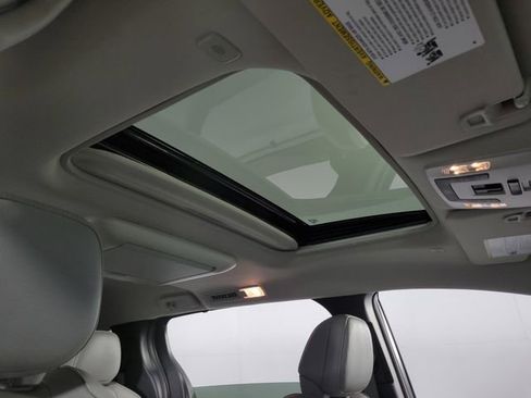 Used 2025 Toyota Sienna XLE w/ XLE Plus Package image 21