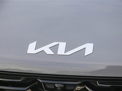 Certified 2025 Kia Sorento SX image 7