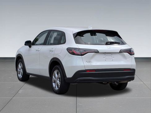 Certified 2025 Honda HR-V LX image 4