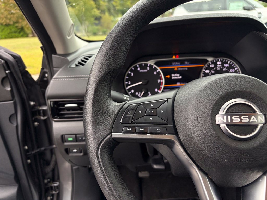 Used 2025 Nissan Sentra SV FWD image 15