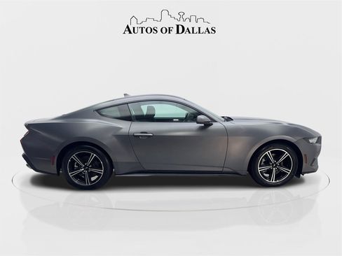 Used 2025 Ford Mustang Coupe image 10